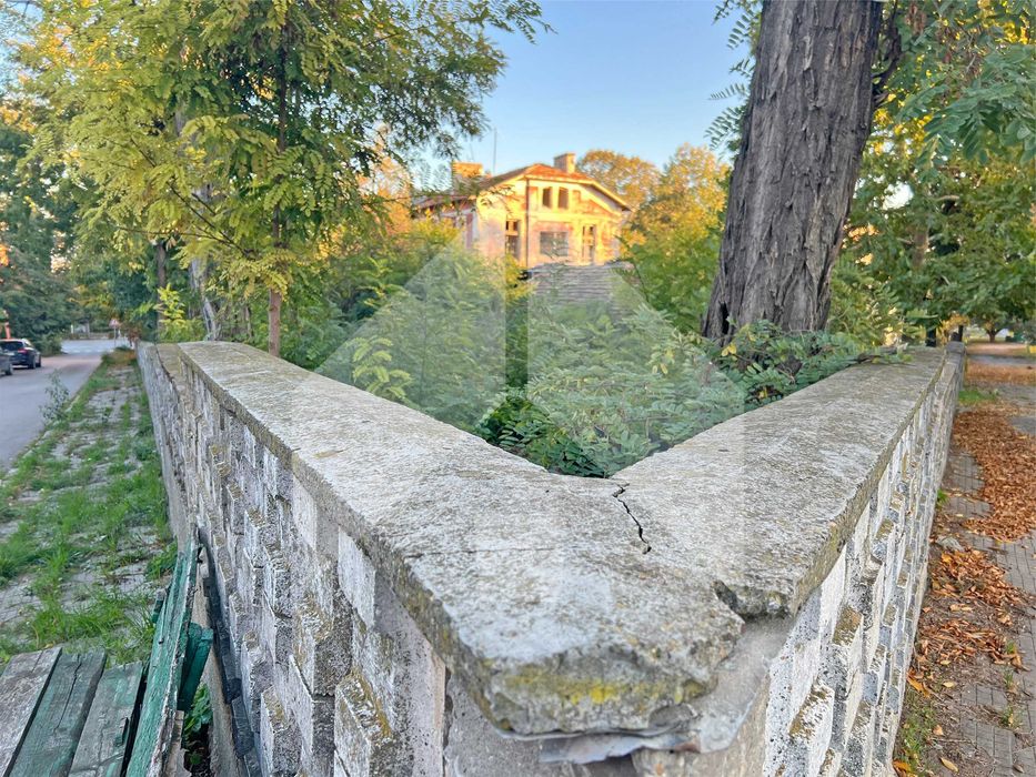 За продажба атрактивен ПАРЦЕЛ в ТОП ЦЕНТЪР - 2,4 ДКА, гр. Нови пазар.