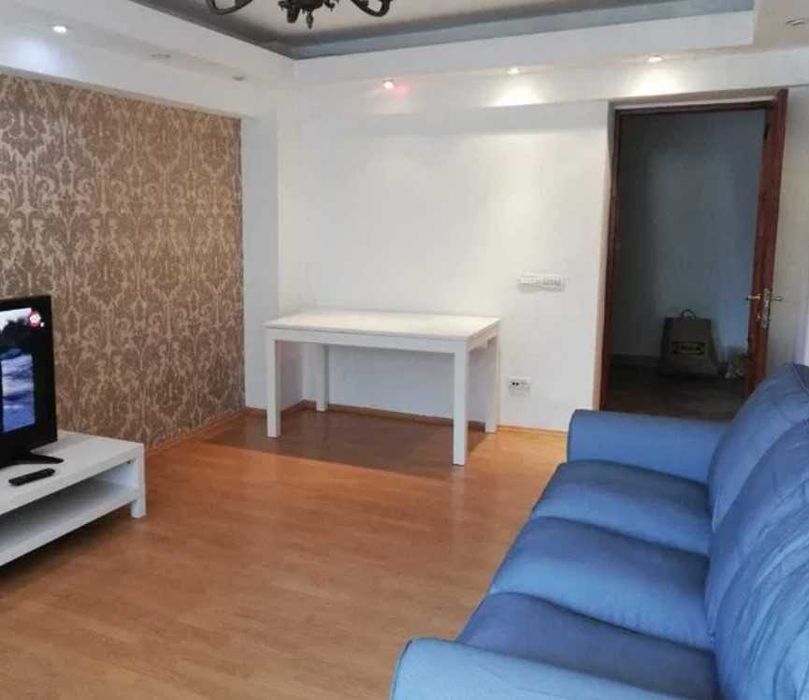 Дава се под наем Тристаен апартамент в Пловдив, Център - 73 кв.м за 234.6 € - Снимка #2