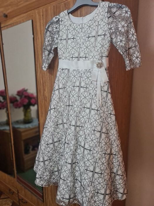 Нарядное платье для девочки.