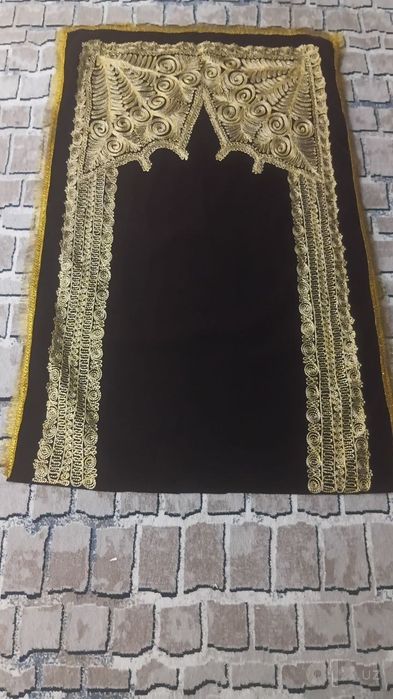 So'zani joynamoz takiyapo'sh navlicha lo'lasi bilan komlek sotiladi
