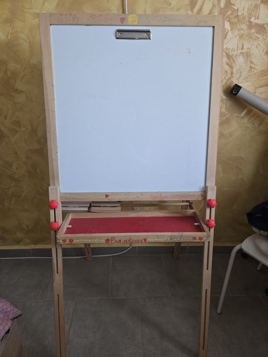 Дъска за писане с маркер и тебешир