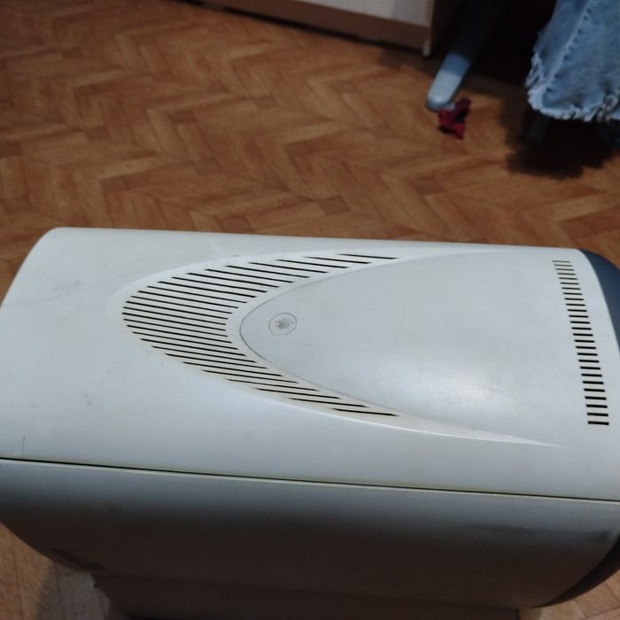 Корпус для компьютера ретро. Есть потертости