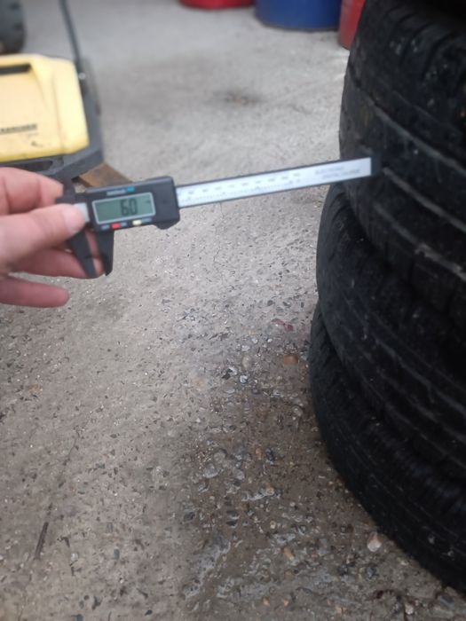 Зимни гуми за бус 215/60/15 C, ДОТ 3020