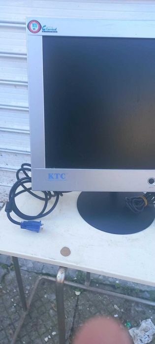 Компютър Lenovo с инсталирани програми, Монитор KTC