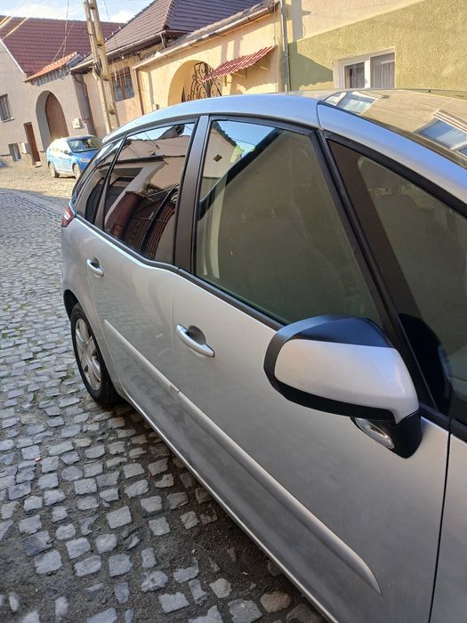 Vand  auto citroen c4 picasso 2012