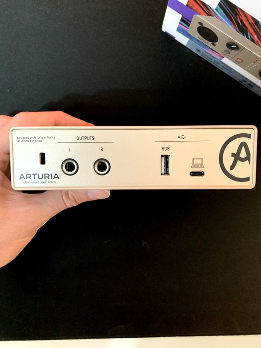 Звуковая карта Arturia MiniFuse 1