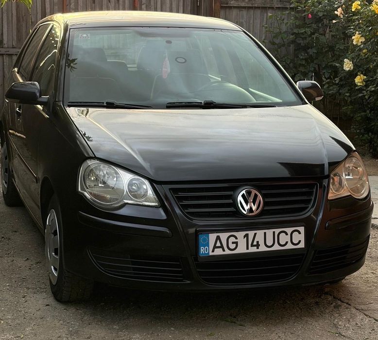 VOLKSWAGEN Polo