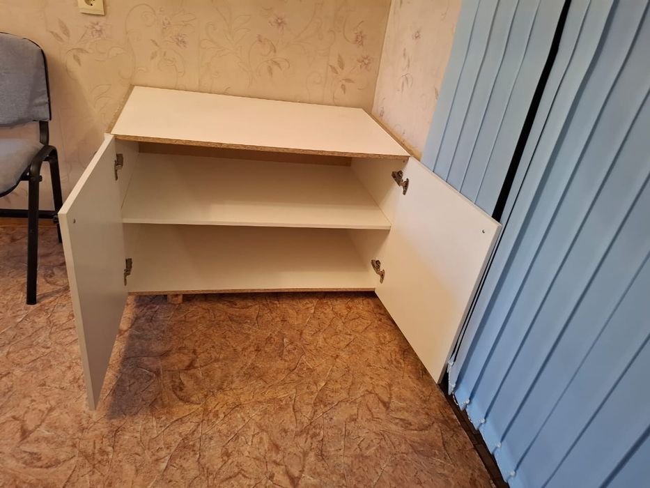Продам тумбу белую