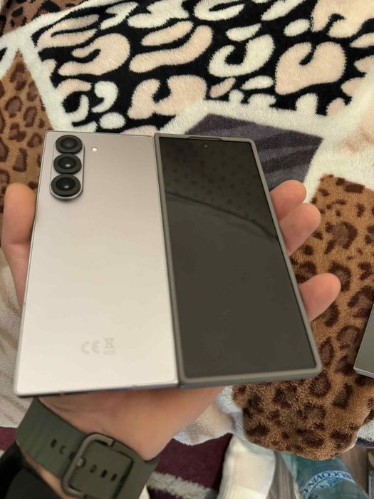 Vand samsung galaxy fold 6 256 gb , silver shadow