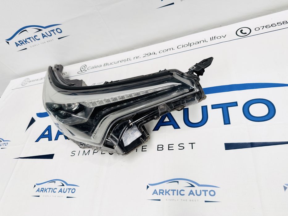 Far dreapta Full Led Toyota C-HR dupa 2016 cod 81110-F4170-00