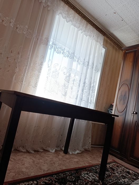 Продам недорого стол полированный