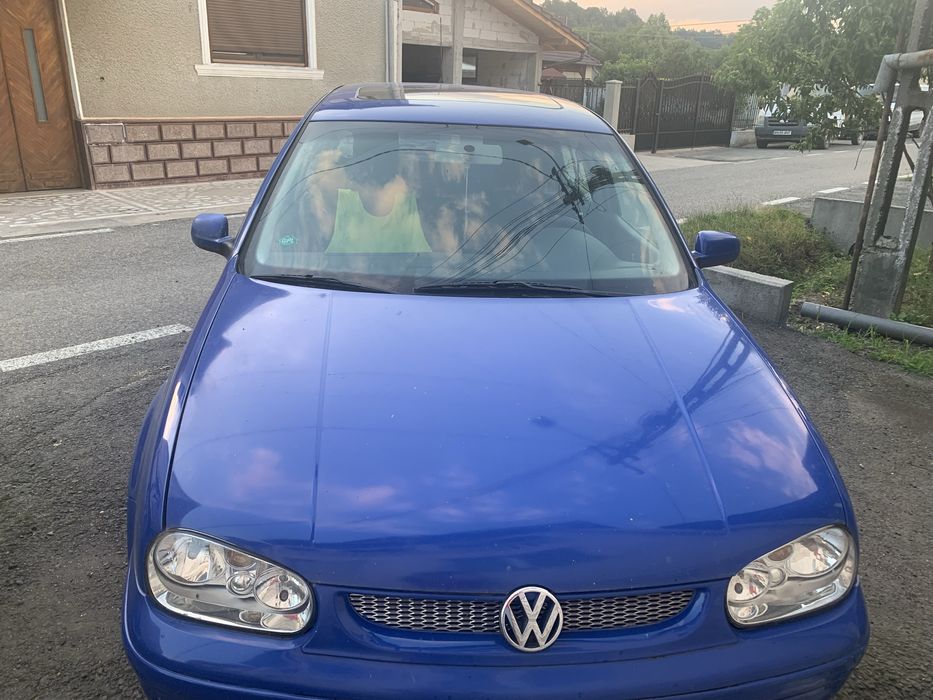 Vind sau dezmembrez W Golf 4 mot 1400 cu  Ins GP L