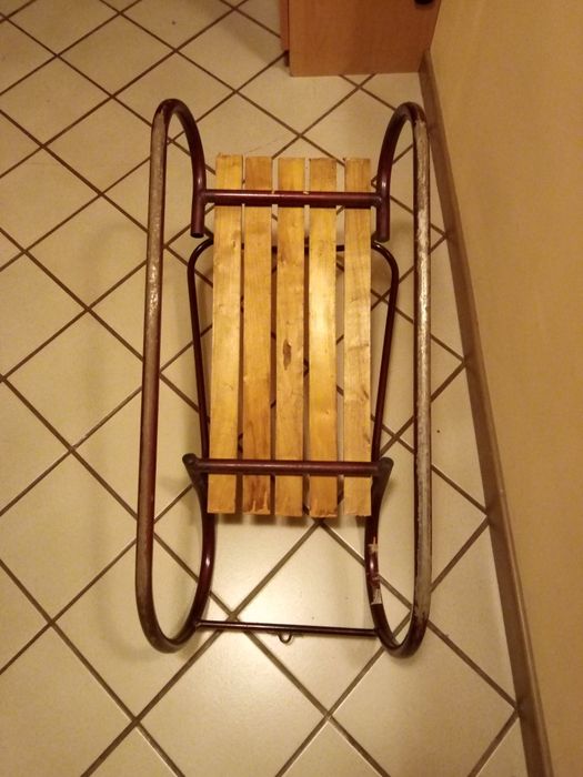 Продавам детска шейна /hand made/