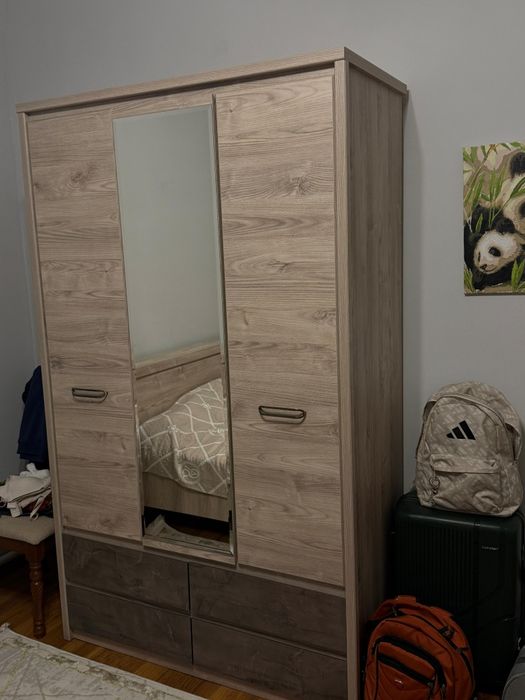 Продаю шкаф с тумбой