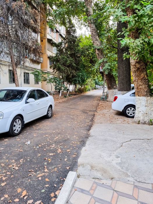 Срочно ховли сотилади