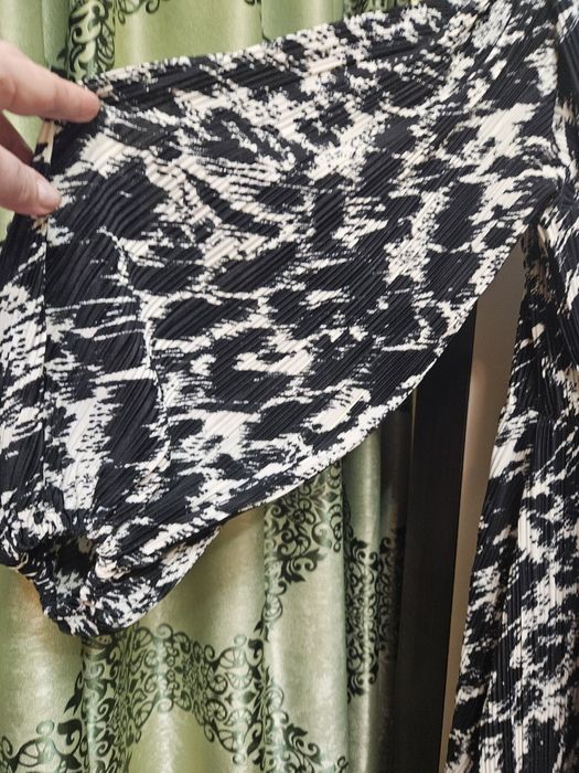 Rochie H&M nouă, mărimea M, potrivită si ptr L