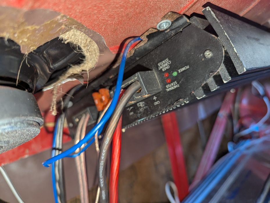 Немски автоусилвател Carpower Wanted-1/800D