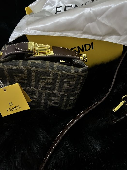 Чанта Fendi с кутия