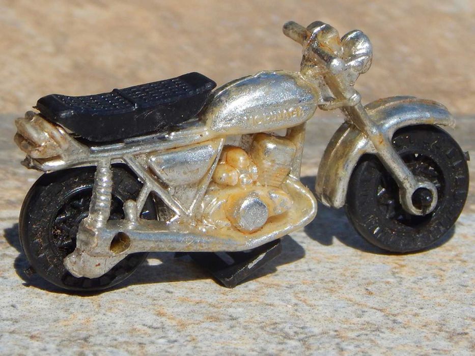 Jucarie motocicleta Morinaga anii 1980 scara 1:43 din plastic