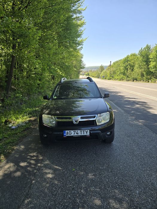 Vând Dacia duster