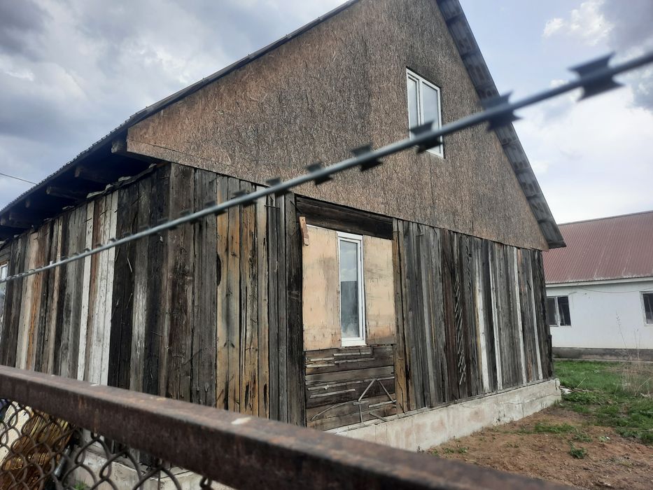 Жилой дом с мансардой ( Үй мансардымен)