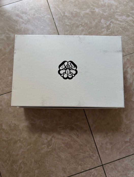 !! Reducere !! Adidasi/Sneakers Alexander McQueen albi