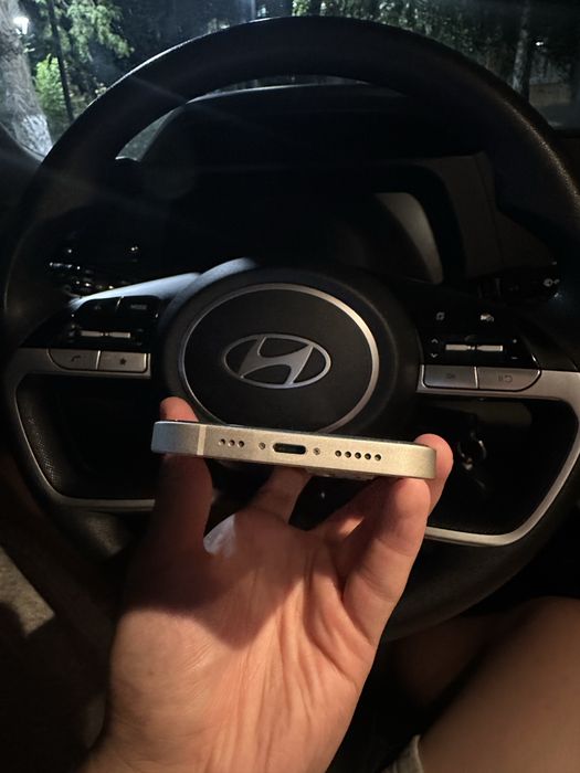 Продам iphone 13 128гб