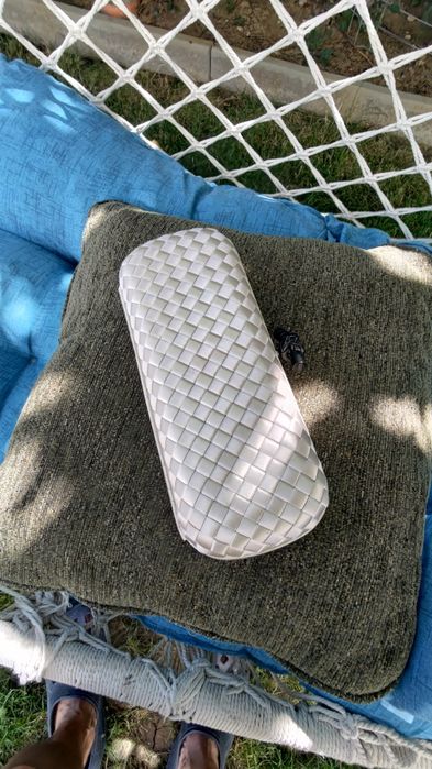 Geanta de Lux unicat pentru mireasă creat de Bottega Veneta