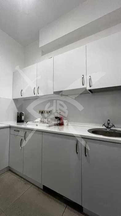 Офис - в Зорница