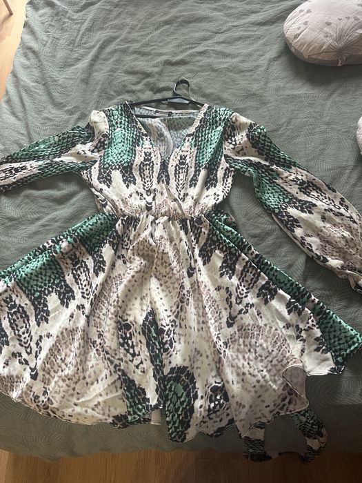 Мини рокля в змийски принт