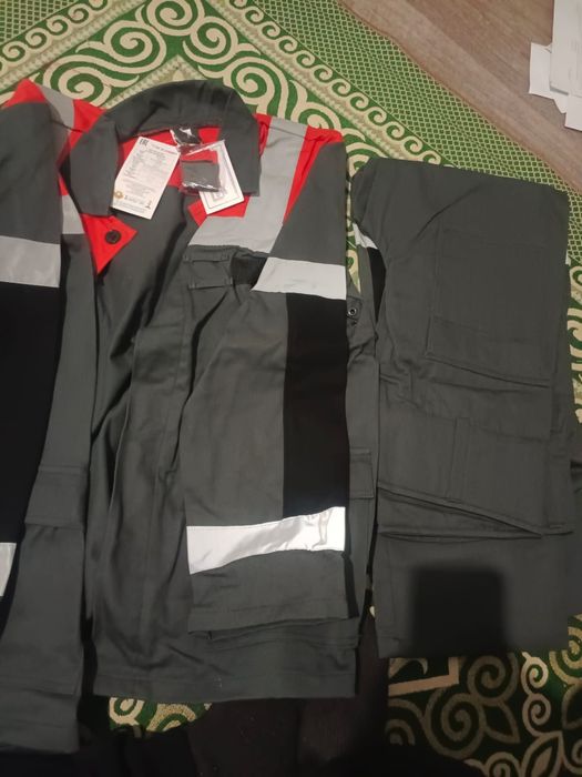 Продам спецодежду и сапоги резиновые