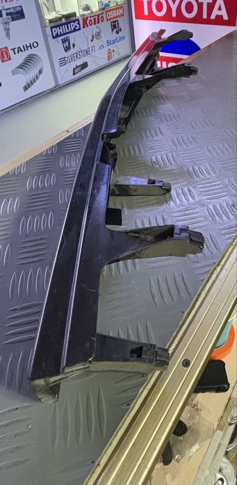 Решетка лансер 95-97года