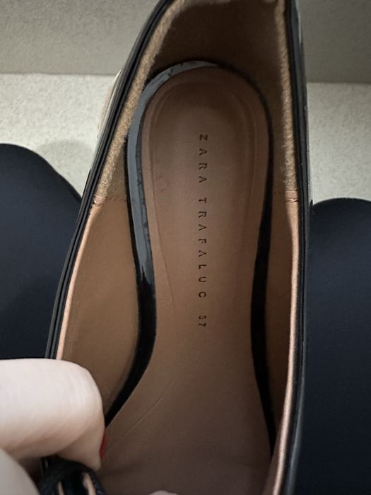 Черни обувки на Zara