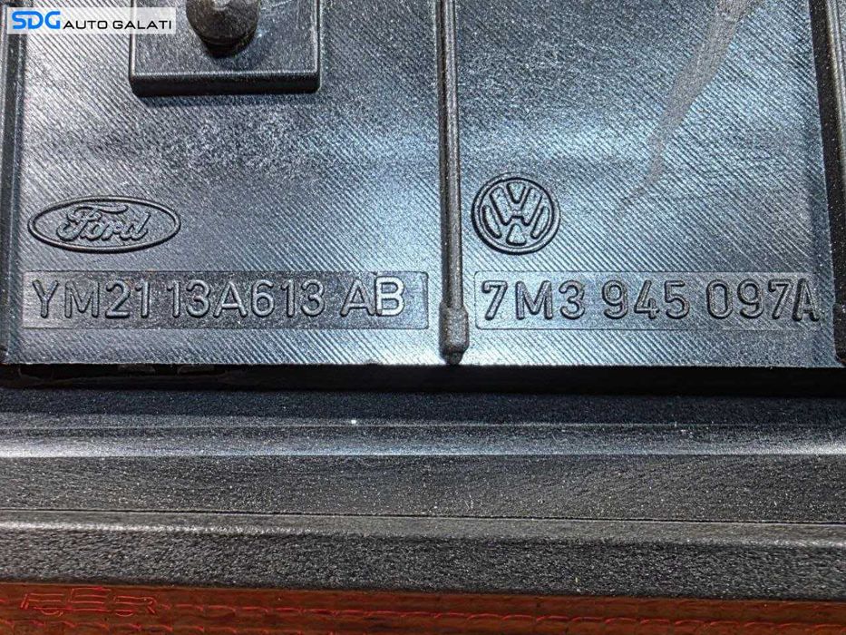 Stop Lampa Tripla Central Auxiliar Aditional de la Hayon Haion Portbagaj Seat Alhambra 1996 - 2010 Cod 7M3945097A, YM2113A613AB, 1J6945097C 1J6945131C [N6171]
