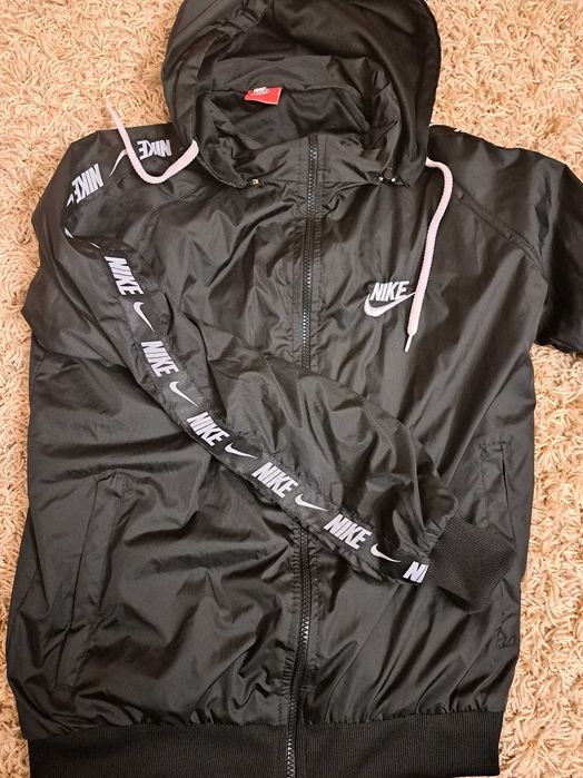 Ветровка Nike НОВА