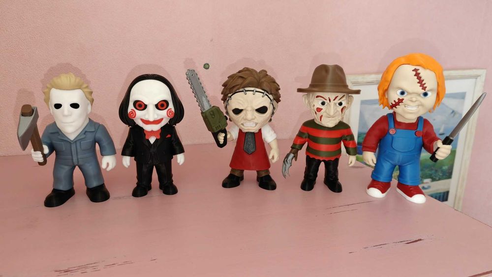 3D Фигури, Декор и Поставки за Бюро - По Поръчка / Различни Цветове