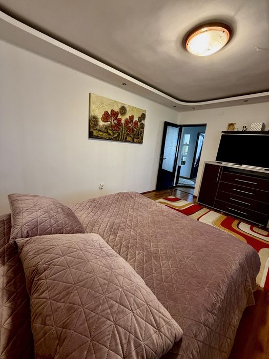 Inchiriez apartament regim hotelier