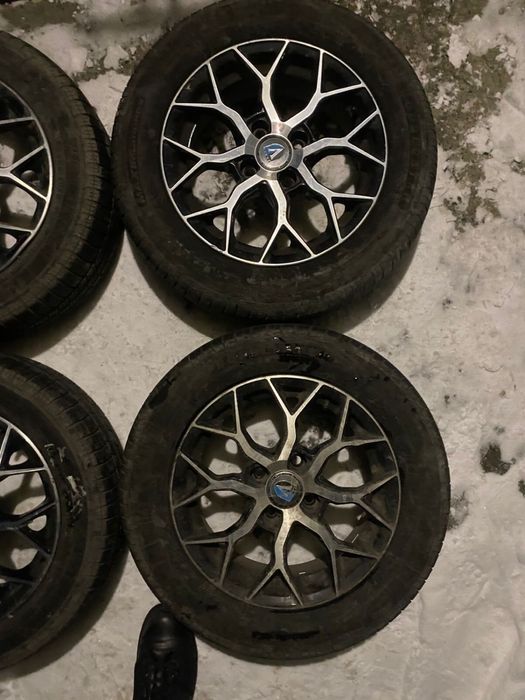 R14 185/60 литые диски с резиной