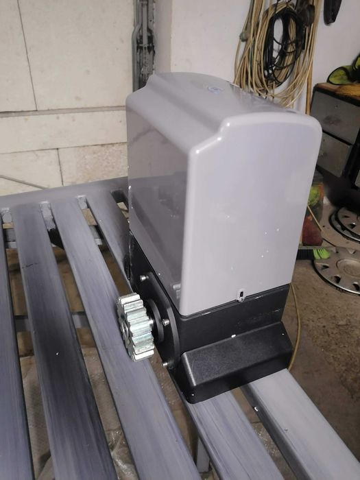 Automatizare poartă culisantă sigilată