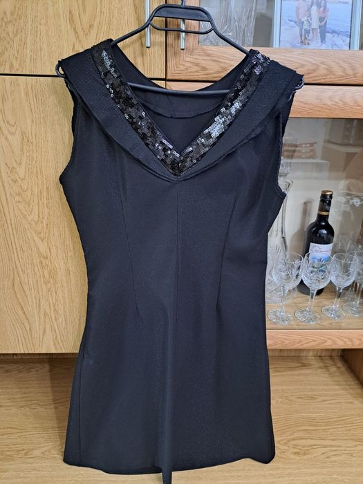 Къса официална рокля