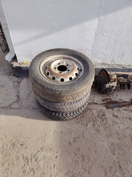 Запаски на Ниву R16.