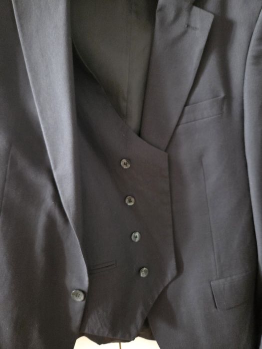 Продается мужской костюм