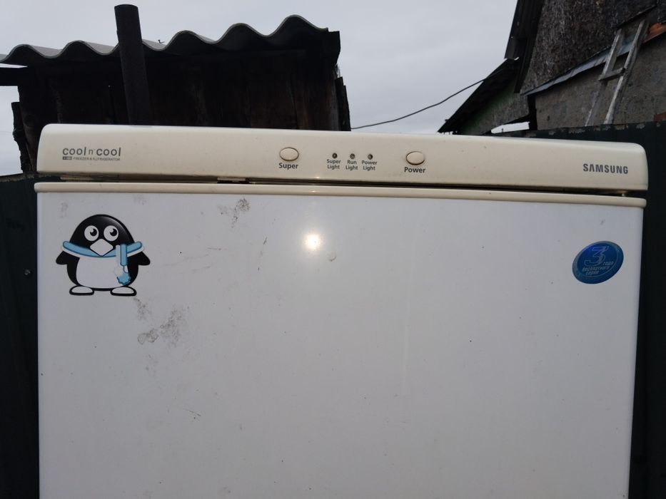 Продам два холодильника на запчасти