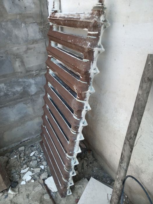 Продам чугуновые батареи