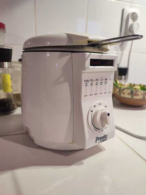 Friteuza -Presto Tower