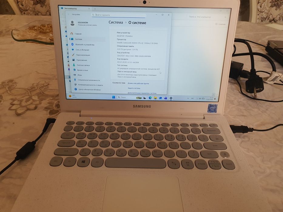 Ноутбук  сотилади