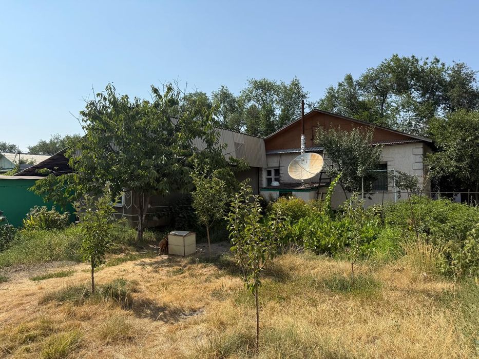 Продам дом с магазинам