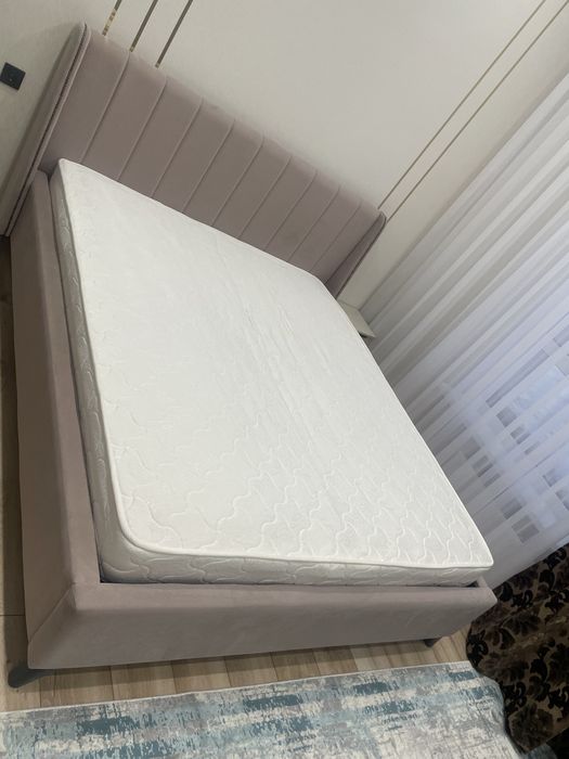 Кровать с ортопедическим матрасом