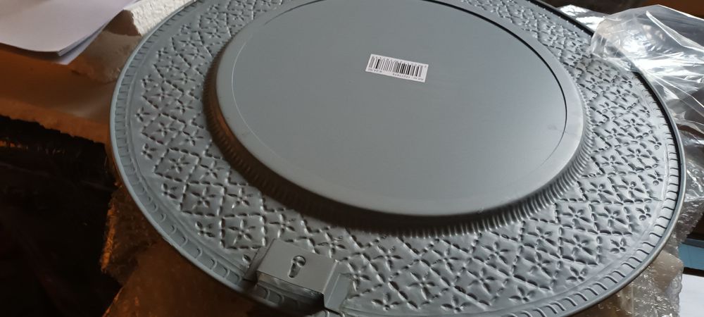 Oglinzii cu rame din inox , noi nouțe,  una rotunda și una pătrată.