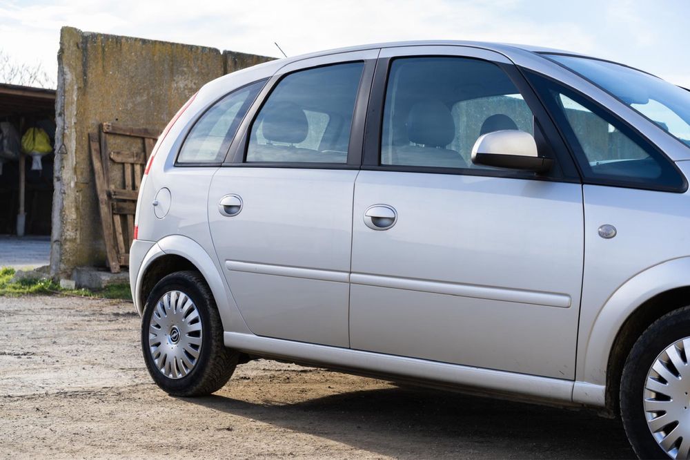 Vând Opel Meriva din 2004